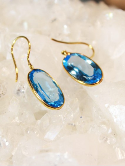 gold earrings